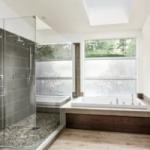 Rénovation salle de bain douche italienne parement pierre | AKrénov Bretagne Finistère